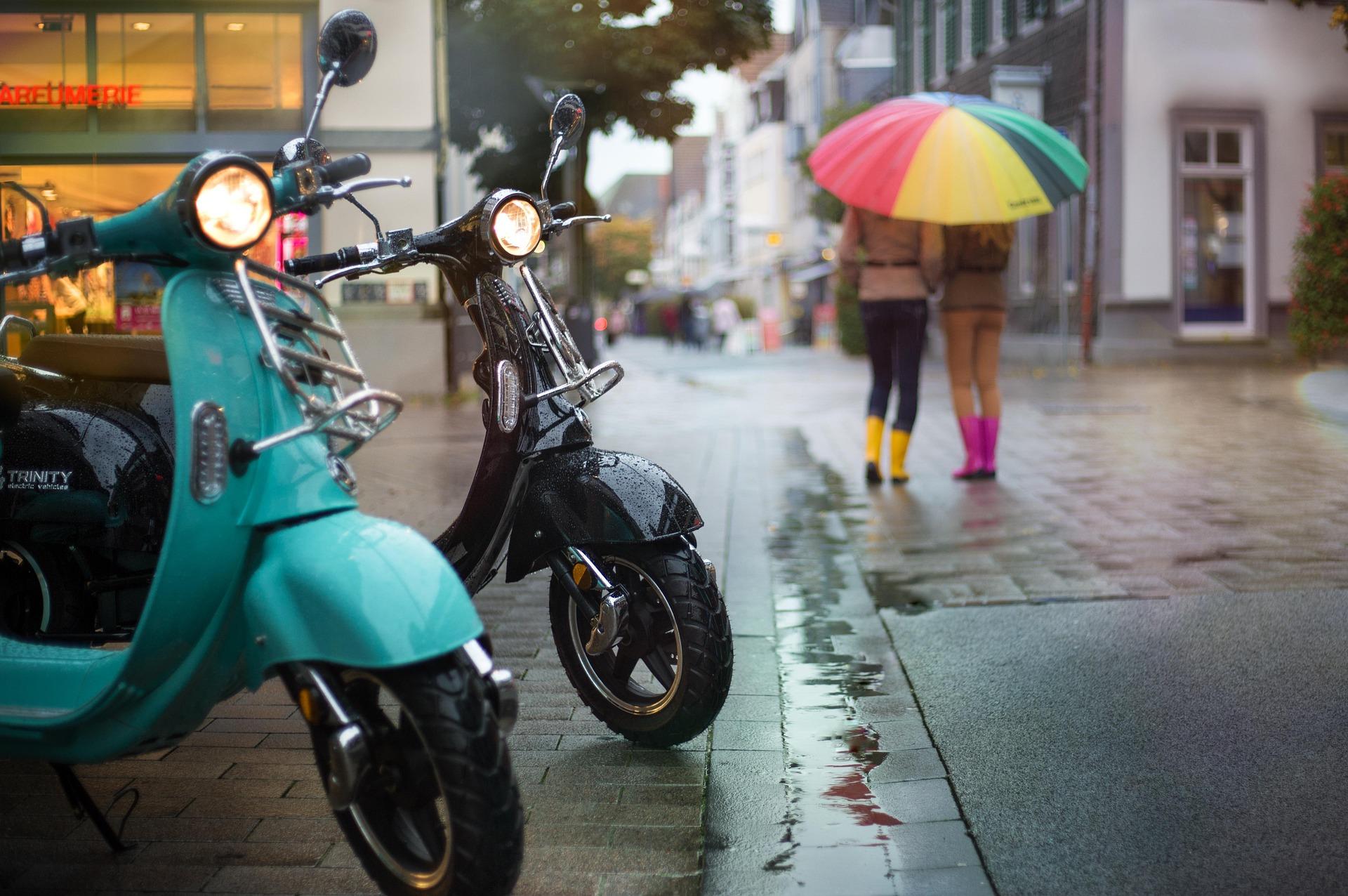 Electric Two-Wheeler Sales in March: Bajaj Auto Leads the Market