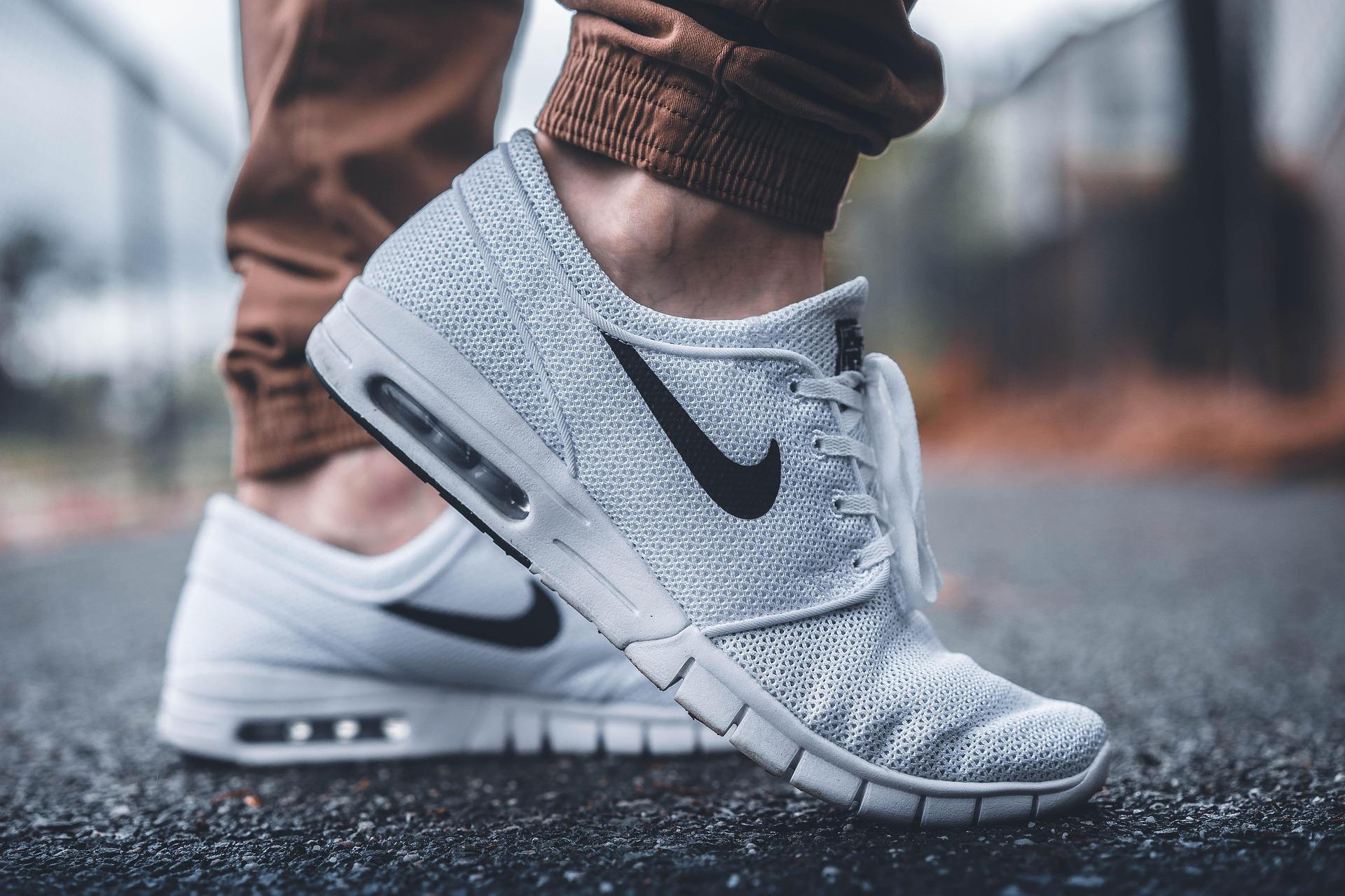 Nike Shares Plummet to Lowest Level Since 2017 Amid Tariff Crisis