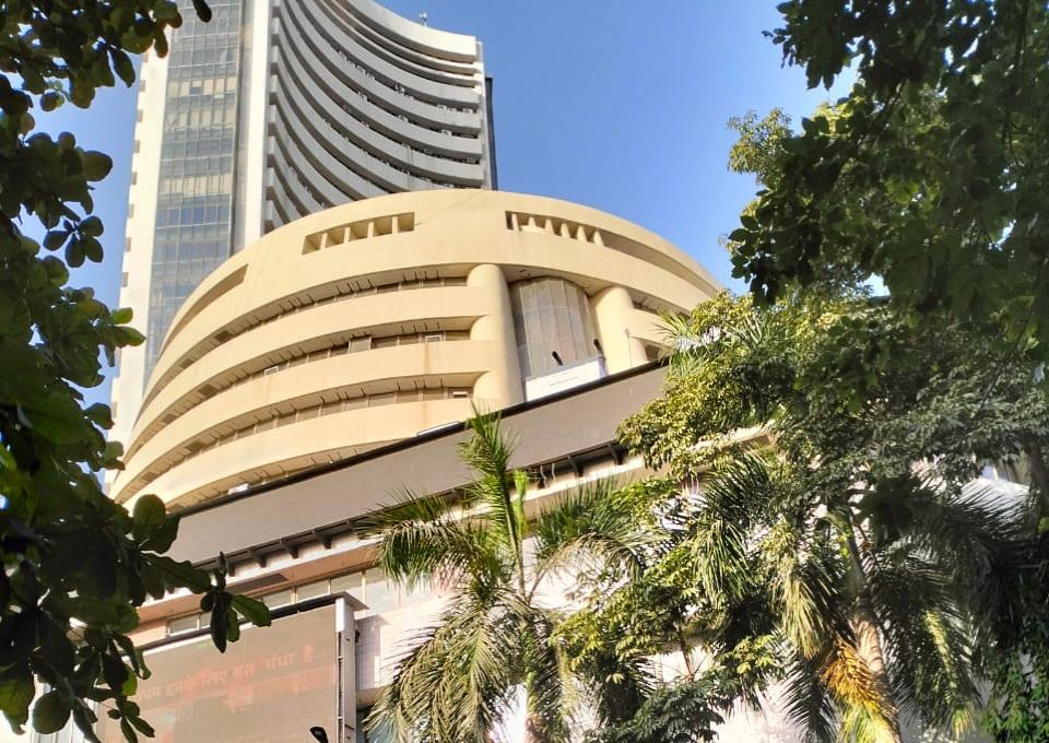 Retail Investors Cooling Off? India's Discount Brokers See Major Drop in Clients