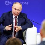 Putin Meets Russia’s Top Military Graduates in Kremlin, Highlights National Security, Military Modernization and Global Challenges