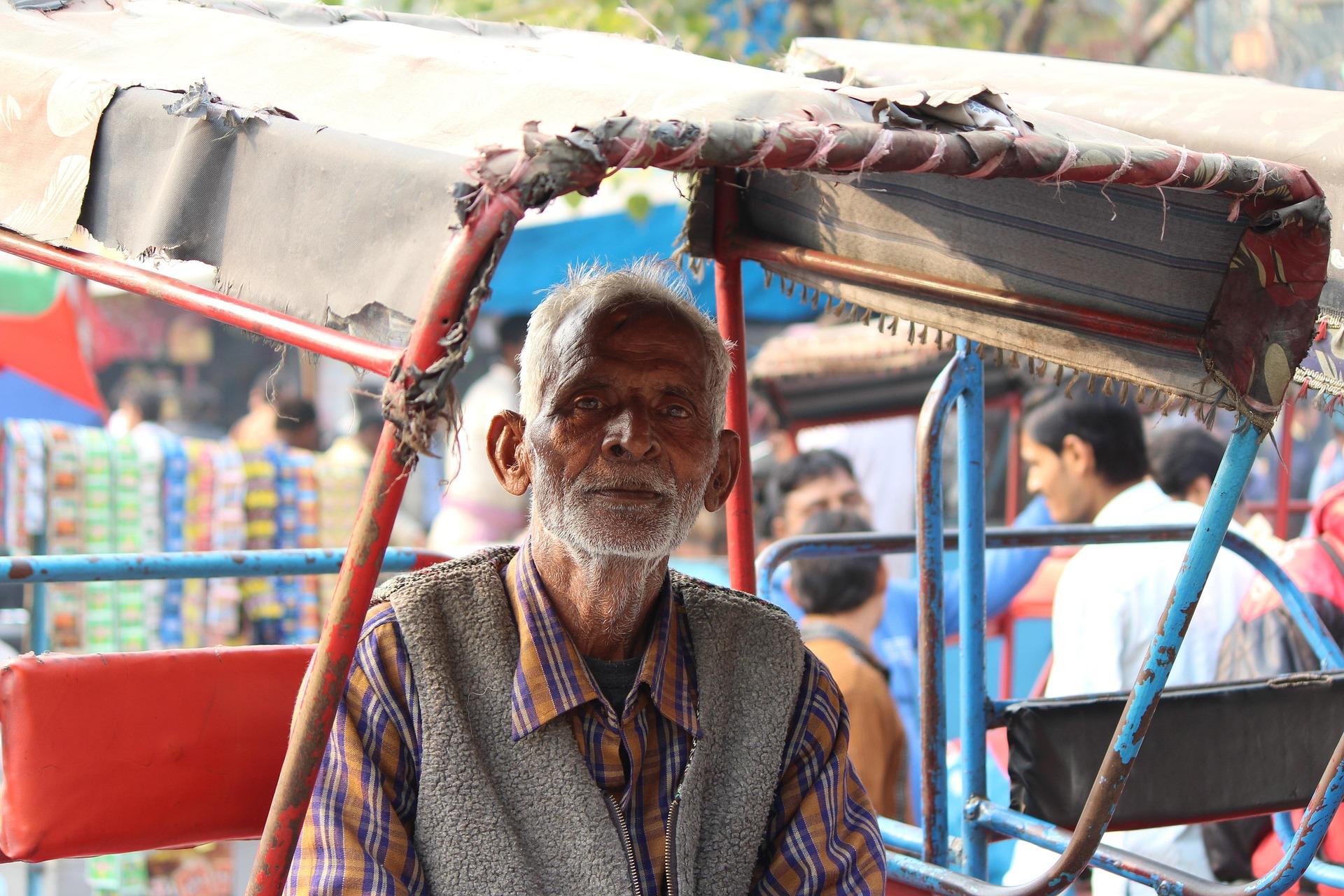 Is India’s Middle Class Losing Its Spending Power? Saurabh Mukherjea Raises Red Flag
