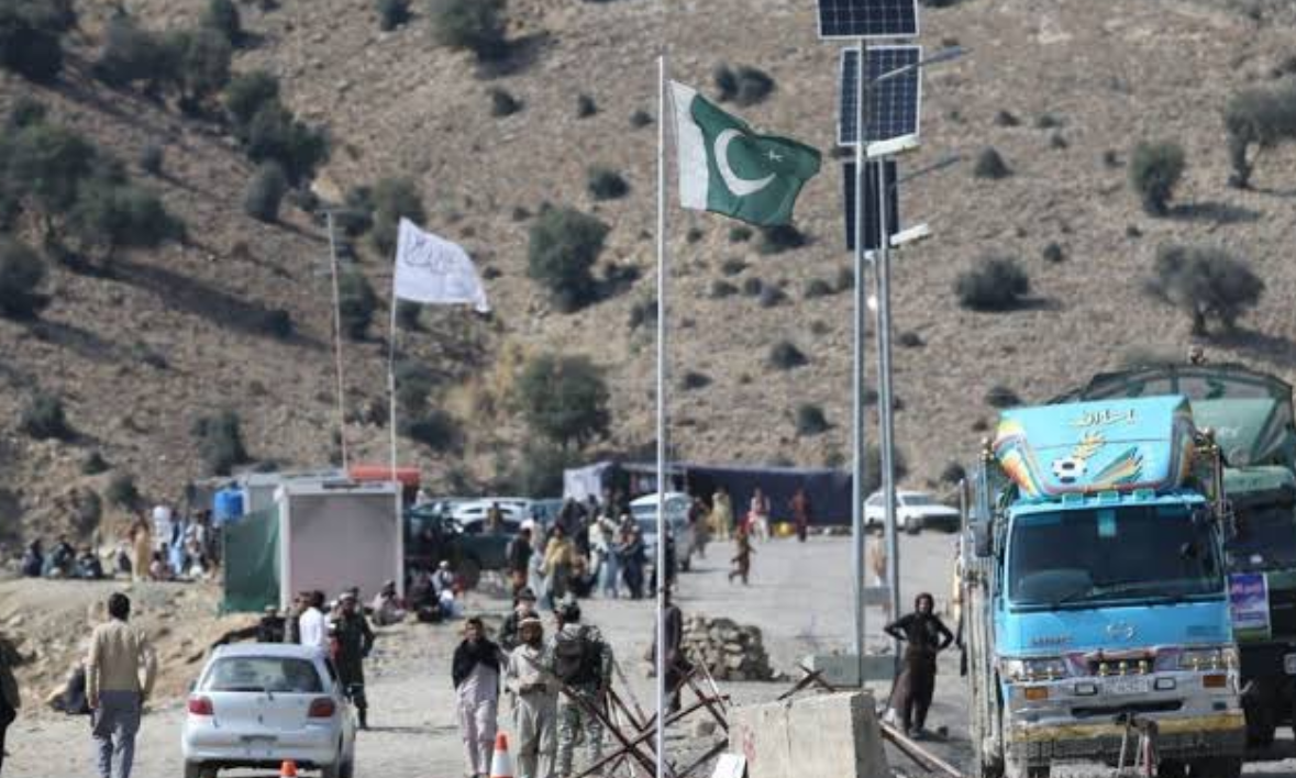Pakistan’s Ghulam Khan Border Closure with Afghanistan Sparks Regional Economic and Humanitarian Crisis