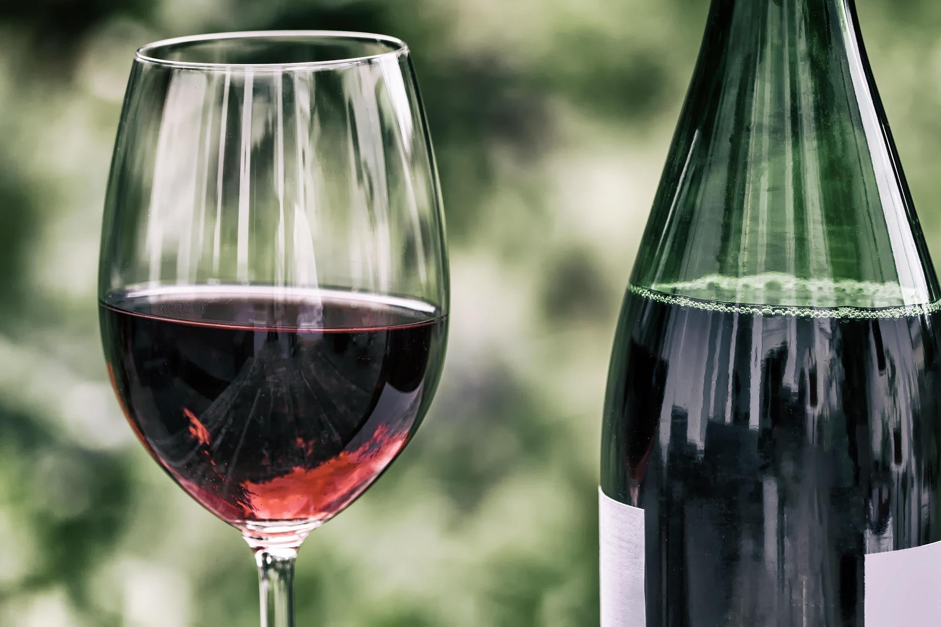 Maharashtra’s Liquor Excise Duty Hike: Impact on Stocks, Prices, and the Alcohol Industry